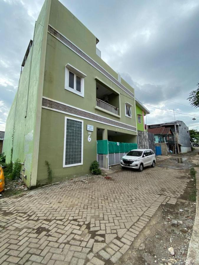 Penginapan Aisya Toa Daeng Makassar Exteriör bild